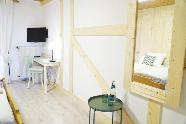 Haus Am Heiner Geissler Platz By Landgasthof Zickler Gleisweiler 外观 照片